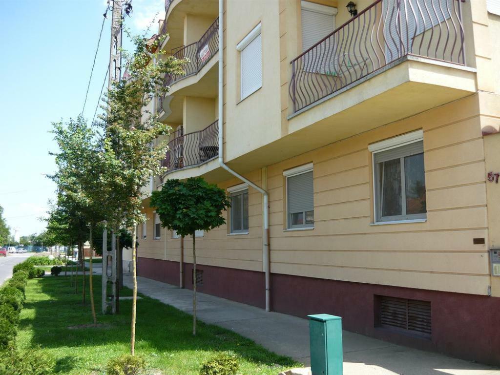 Sunrise 2 Apartment Hajdúszoboszló Exterior foto